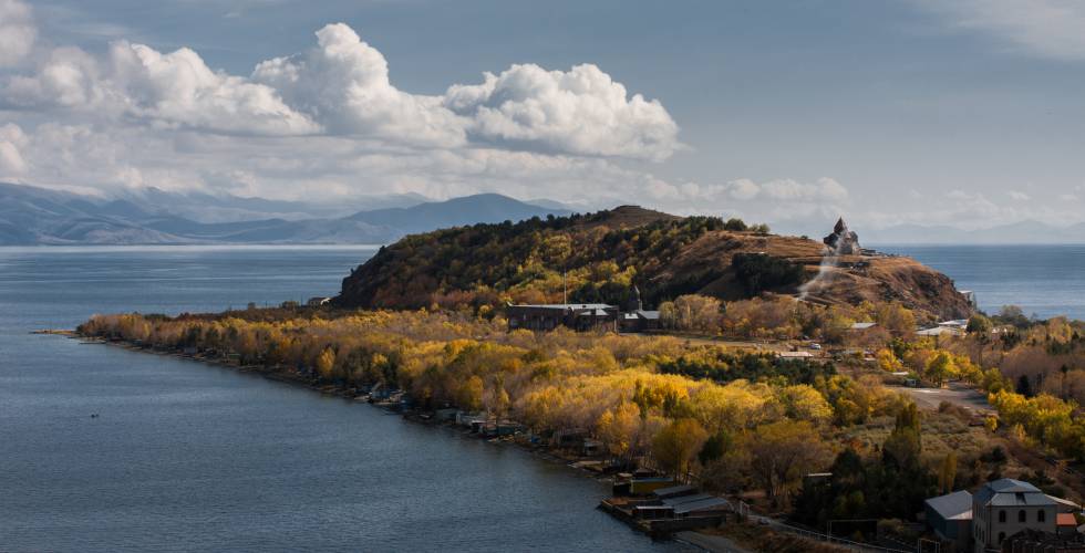 Península en el lago Seván, en Armenia.