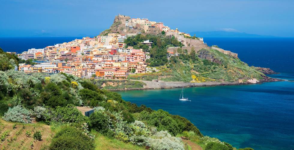 Vista del pueblo de Castelsardo, en la isla italiana de Cerdeña.