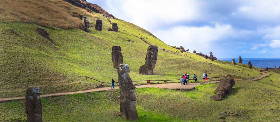 Moáis en la isla de Pascua.