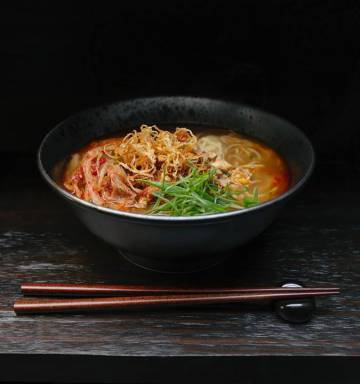 Plato de ramen en Hato Ramen.