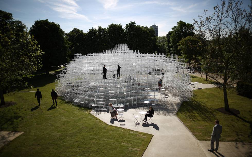 El Serpentine Gallery Pavilion diseñado por el arquitecto Sou Fujimoto en 2013.