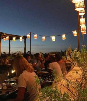 Terraza del restaurante Nomad, en la plaza de las Especias de Marraquech.