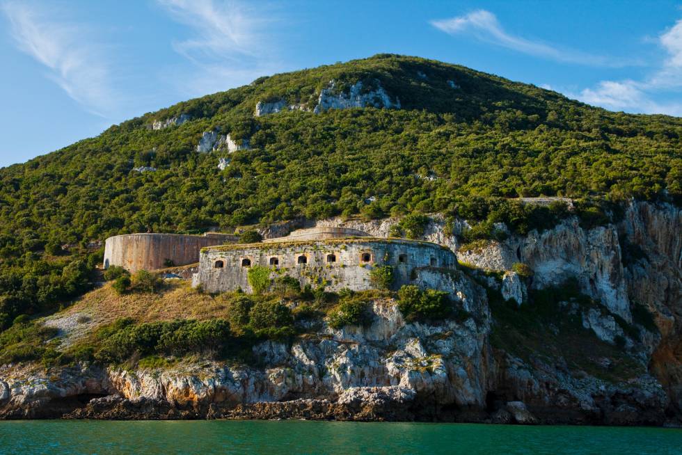 El fuerte de San Carlos, en el monte Buciero, en Santoña (Cantabria).