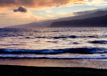 Todo el mar en la playa de Martiánez