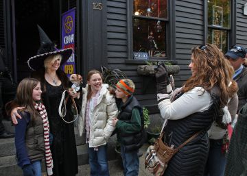 Brujas, escritores y turistas en Salem Brujas, escritores y turistas en Salem