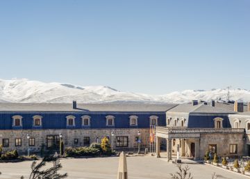 Paradores, refugio de los padres de la Constitución y del general De Gaulle Paradores, refugio de los padres de la Constitución y del general De Gaulle