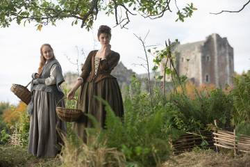 Escena de la sierie 'Outlander'. Al fondo, Doune Castle.