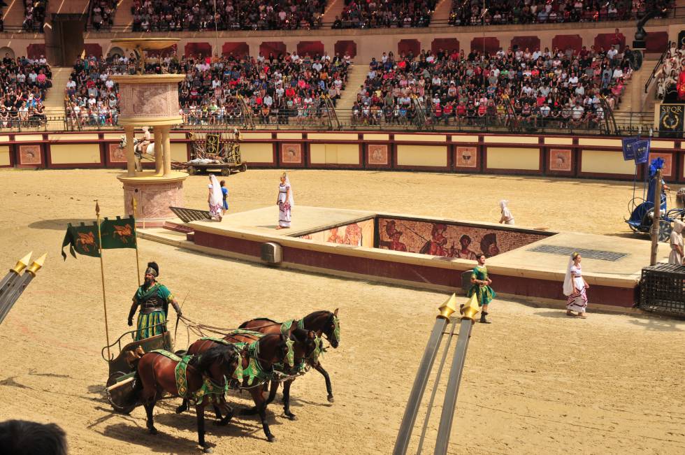 Espectáculo en el anfiteatro romano de Puy du Fou, en Francia.