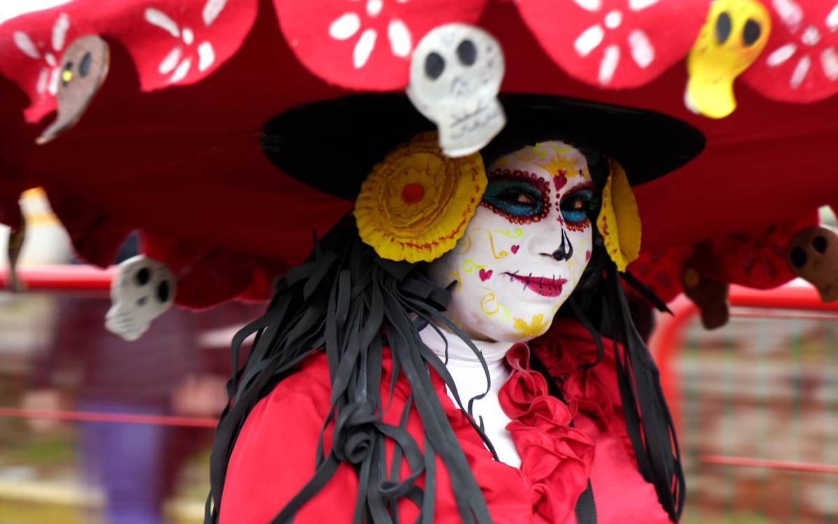 Dos maneras de vivir el Día de los Muertos