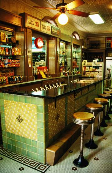 Interior de la Royal Pharmacy, en el Barrio Francés de Nueva Orleans.