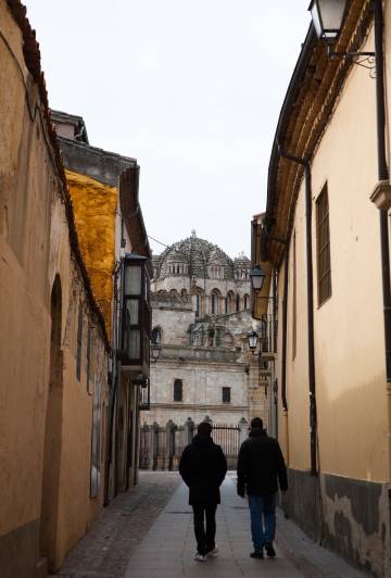 Vista de la catedral de Zamora, con una cúpula de estilo bizantino.