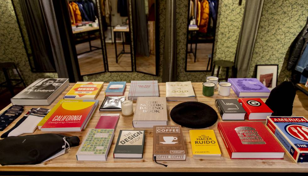 Libros de Trait Store, en el barrio de Sant Antoni (Barcelona).