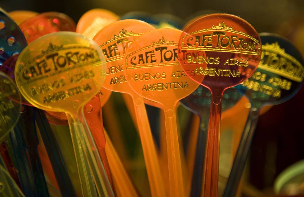 Detalle del célebre café Tortoni de Buenos Aires.
