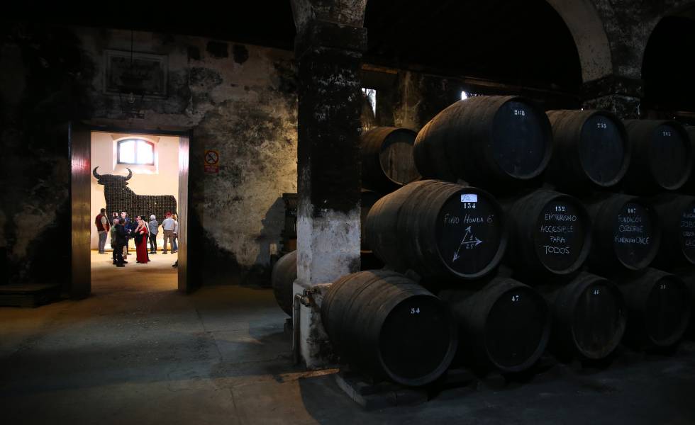 Bodega y acceso al museo de Osborne, en El Puerto de Santa María (Cádiz).