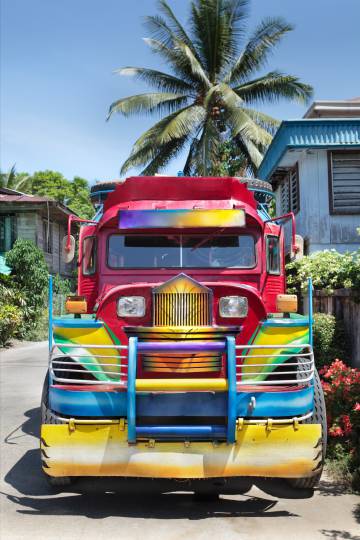 Un colorido 'yipni', en Manila (Filipinas).