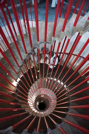 Escalera en el castillo de Liubliana (Eslovenia).