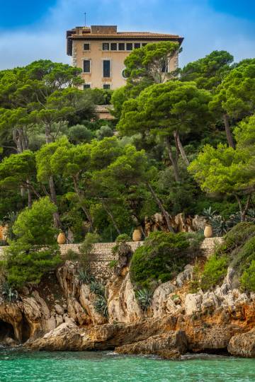 La residencia Sa Torre Cega, en Capdepera (Mallorca), vista desde el mar.