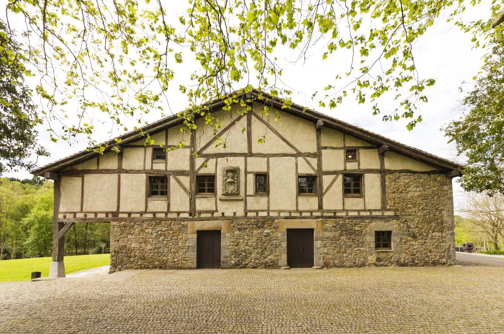 Caserón del Museo Chillida Leku, en Hernani.