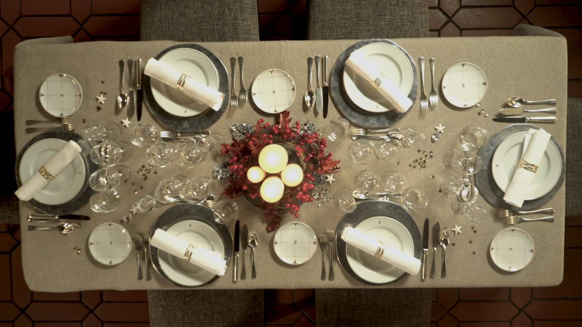 Aprende en cuatro minutos a montar la mesa de Navidad como un profesional