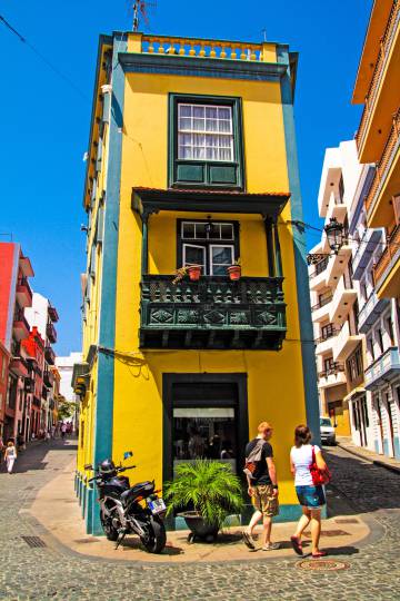 Una calle de Santa Cruz, en La Palma.