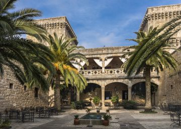 Parador de Jarandilla de la Vera, al calor de una chimenea con cinco siglos de historia Parador de Jarandilla de la Vera, al calor de una chimenea con cinco siglos de historia