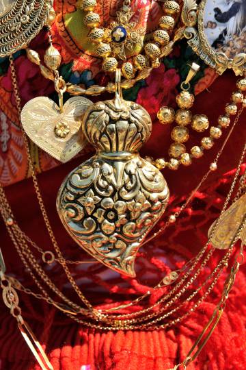 El corazón de filigrana, un imprescindible para la romería de Nuestra Señora de la Agonía.
