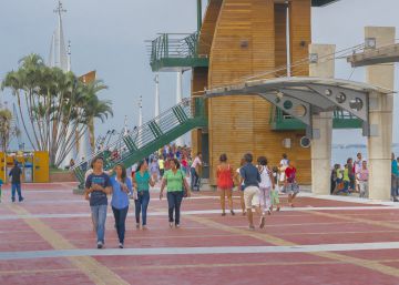 Casitas de colores en Guayaquil Casitas de colores en Guayaquil