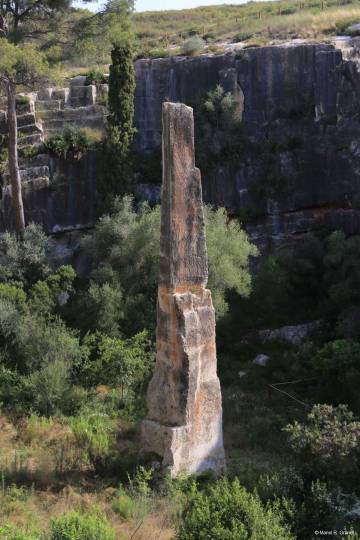 La aguja de la cantera del Mèdol (Tarragona).