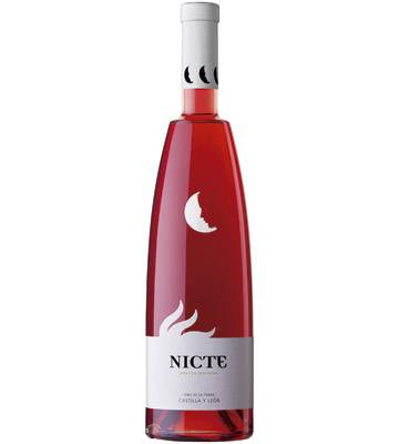 Un brindis fresco y de color rosa
