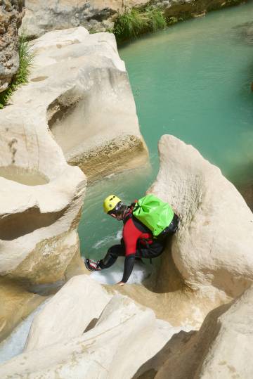 Descenso de cañones en la sierra de Guara (Huesca).