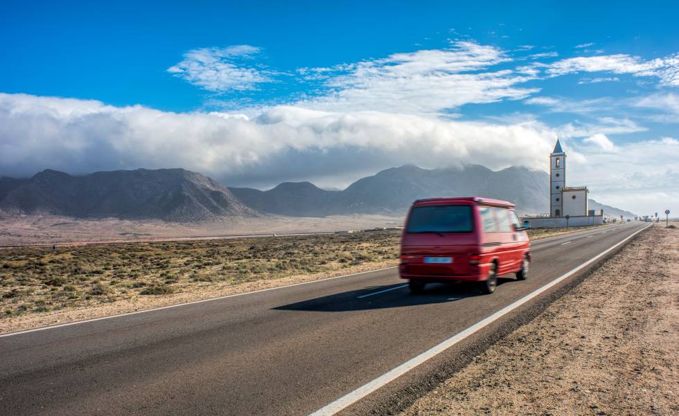 Carretera en dirección al cabo de Gata (Almería).