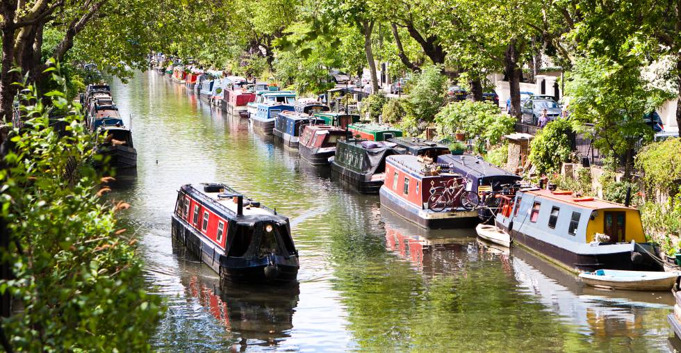 Barcazas en Little Venice, uno de los tramos más pintorescos del londinense Regent's Canal.