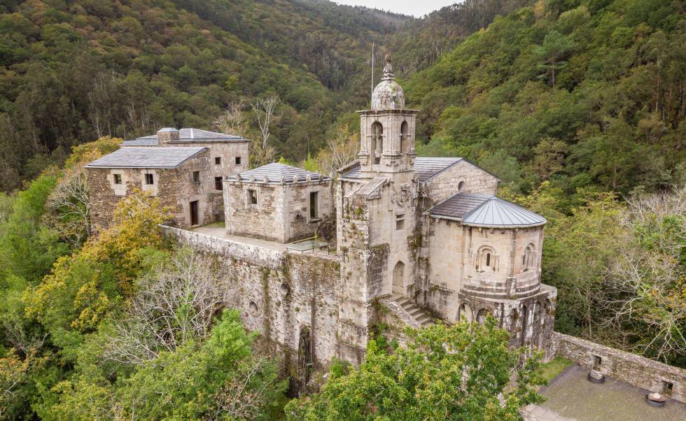 Monasterio de Caaveiro, en Fragas do Eume (A Coruña).