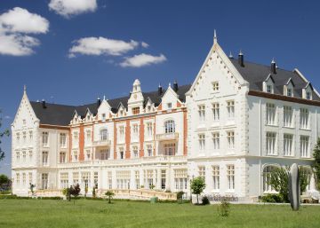 Palacio de las Salinas, balneario ‘belle époque’ en la meseta castellana Palacio de las Salinas, balneario ‘belle époque’ en la meseta castellana