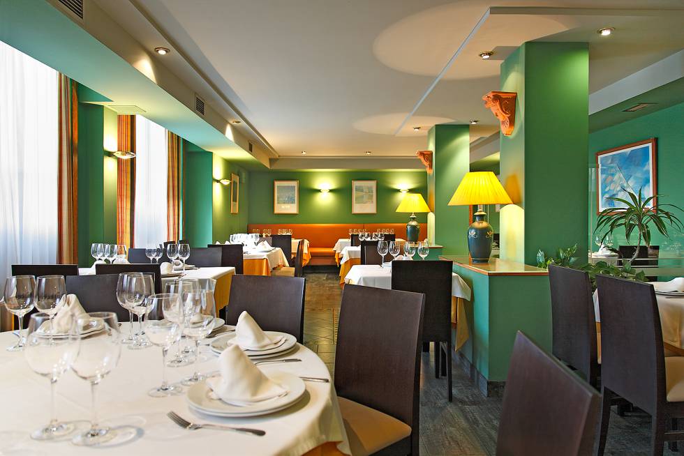 El comedor de La Penela, en la plaza de María Pita, en A Coruña.