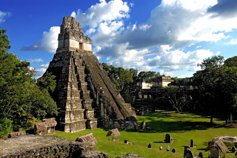 El Templo del Gran Jaguar o Templo I, en la ciudad maya de Tikal (Guatemala).