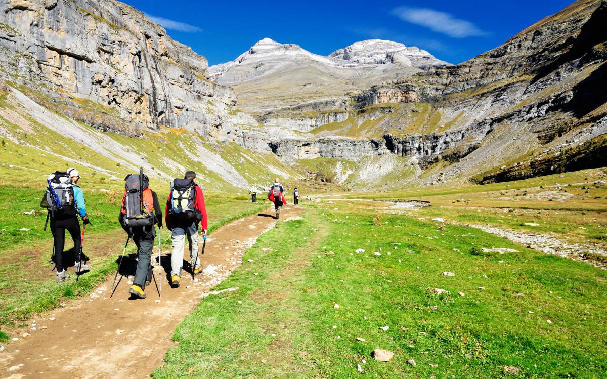 Diez rutas a pie para descubrir a otro ritmo los rincones naturales más valiosos de España