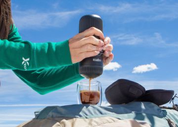 Una cafetera portátil y otros seis caprichos otoñales para viajar Una cafetera portátil y otros seis caprichos otoñales para viajar