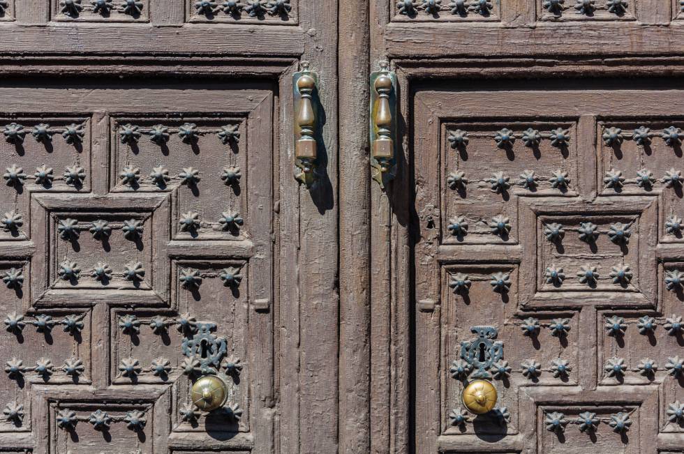 Legado arquitectónico V Almagro ostenta numerosos palacios y casas solariegas de entre los siglos XVI y XVIII que aumentan su belleza cultural y se descubren a cada paso. alamy