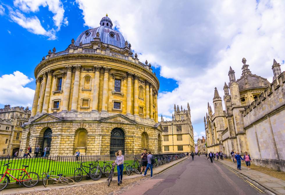Radcliffe Camera, una de las salas de la biblioteca Bodleiana, en Oxford. Su característica cúpula aparece en multitud de planos de la serie 'Endeavour'.