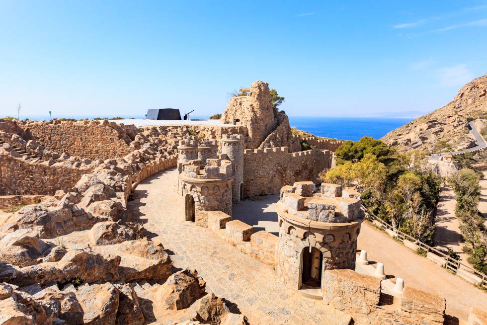 La batería de Castillitos, en el cabo Tiñoso (Region de Murcia).