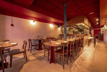 Sala del restaurante Comparte Bistró.