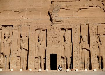Día y noche en la grandiosa Abu Simbel Día y noche en la grandiosa Abu Simbel