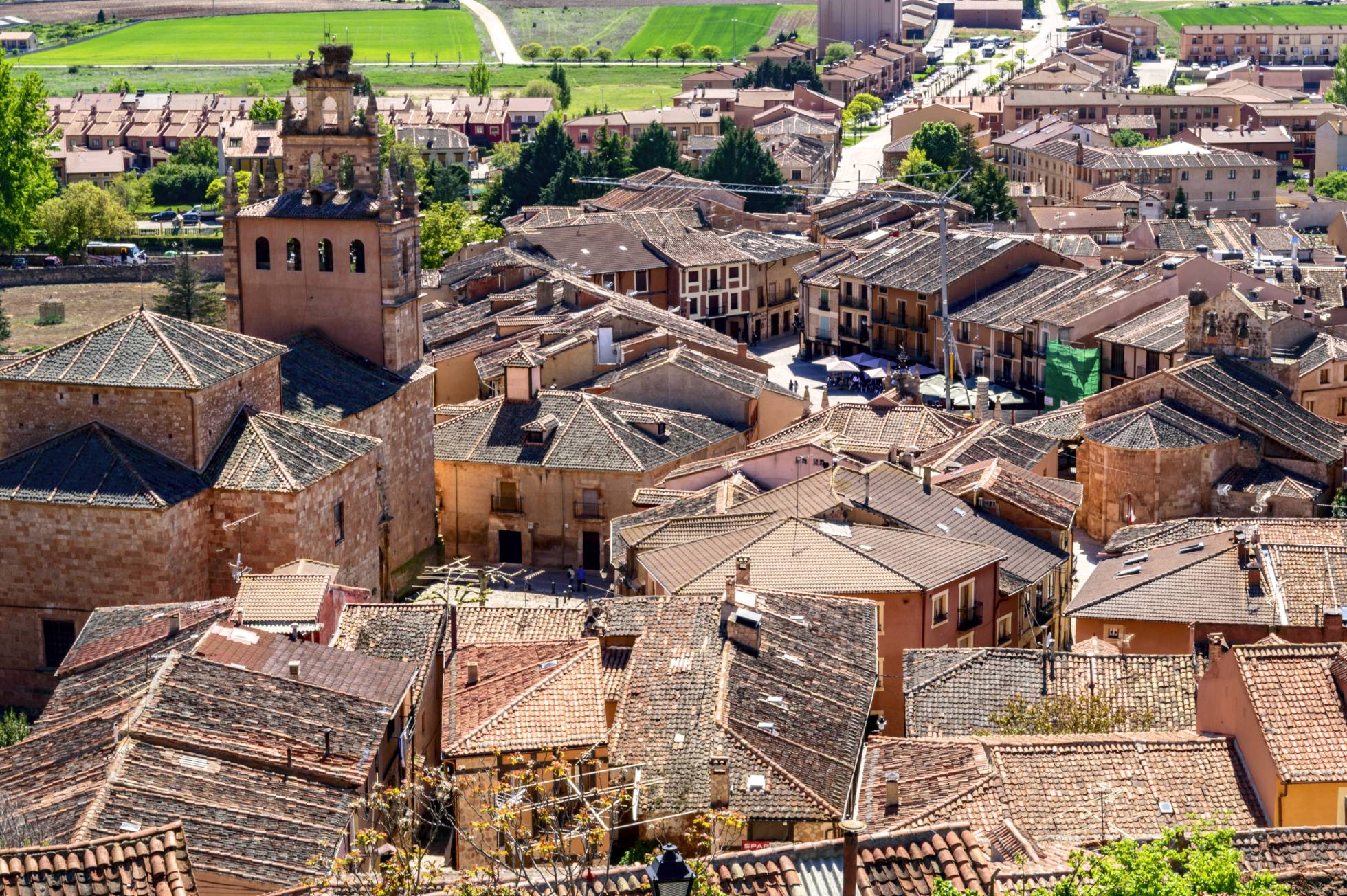 Una ruta de colores por los pueblos de <h3 class='enlacePalabraNoticia'>Segovia</h3> en la sierra de <h3 class='enlacePalabraNoticia'>Ayll�n</h3>