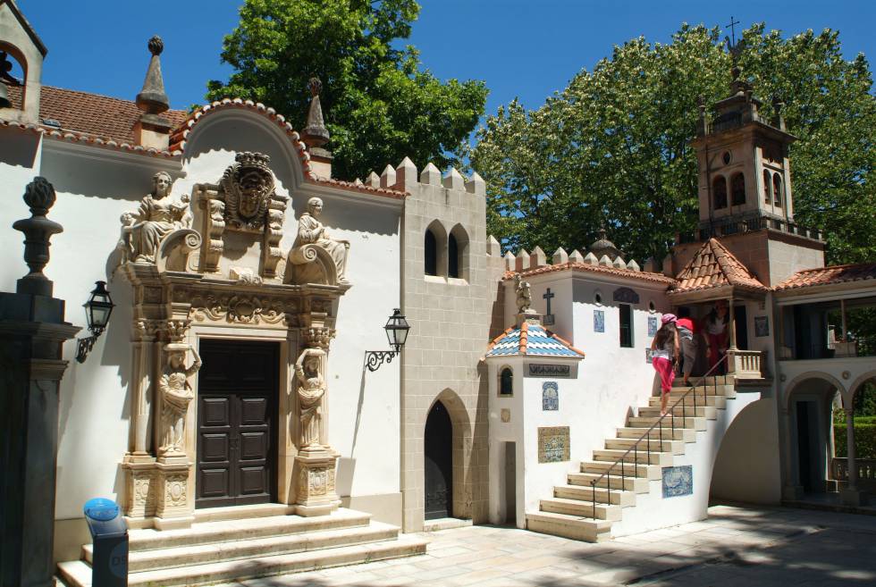 Algunas de las casas tradicionales del parque temático Portugal dos Pequenitos, en Coimbra.