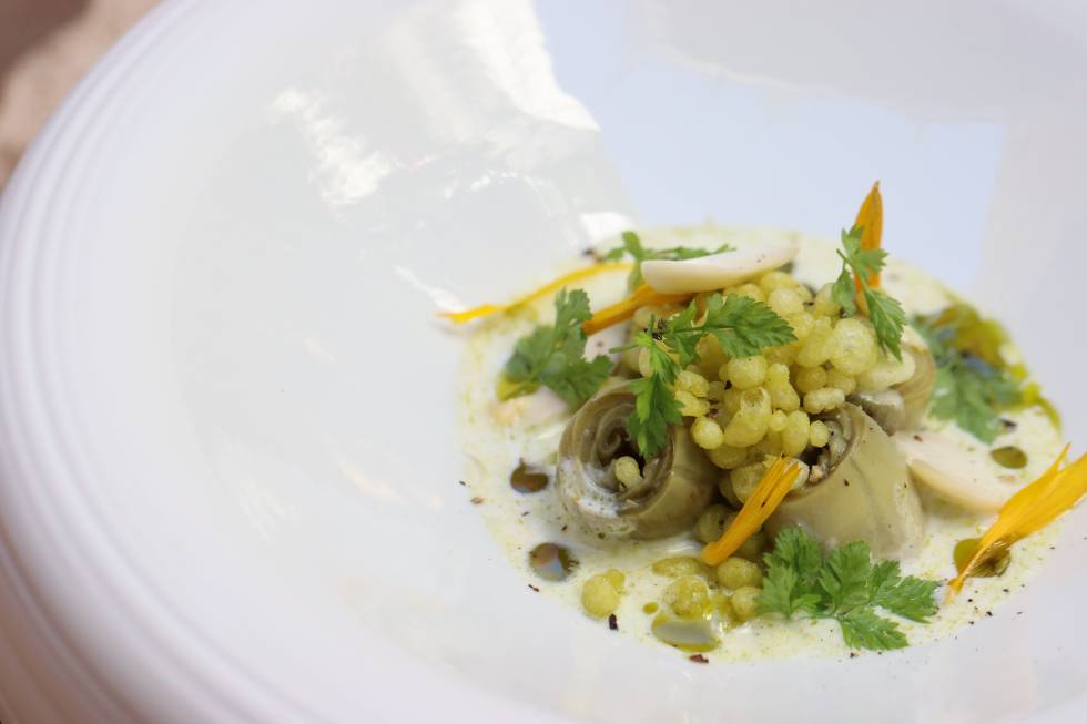 Alcachofas con emulsión de hoja de higuera.