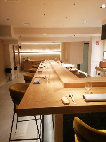 La barra del restaurante Zuara Sushi.
