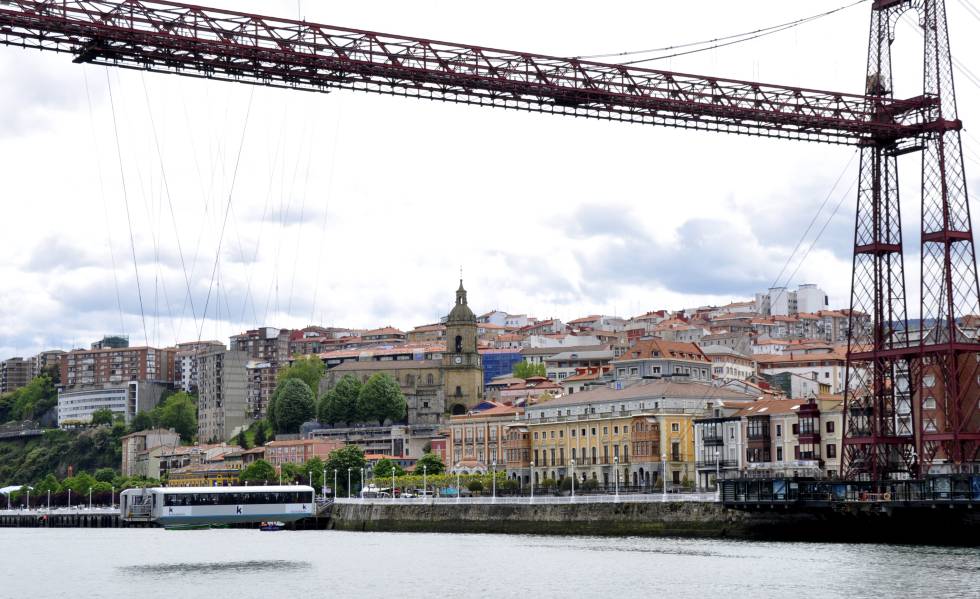 El Puente Colgante de Bizkaia, inaugurado en 1983 y declarado Patrimonio Mundial de la Humanidad, es el primer puente transbordador construido en el mundo con estructura metálica. El año pasado 90.000 personas visitaron su pasarela peatonal.