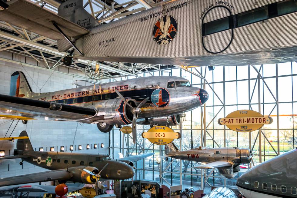 Interior del National Air and Space Museum del Smithsonian.