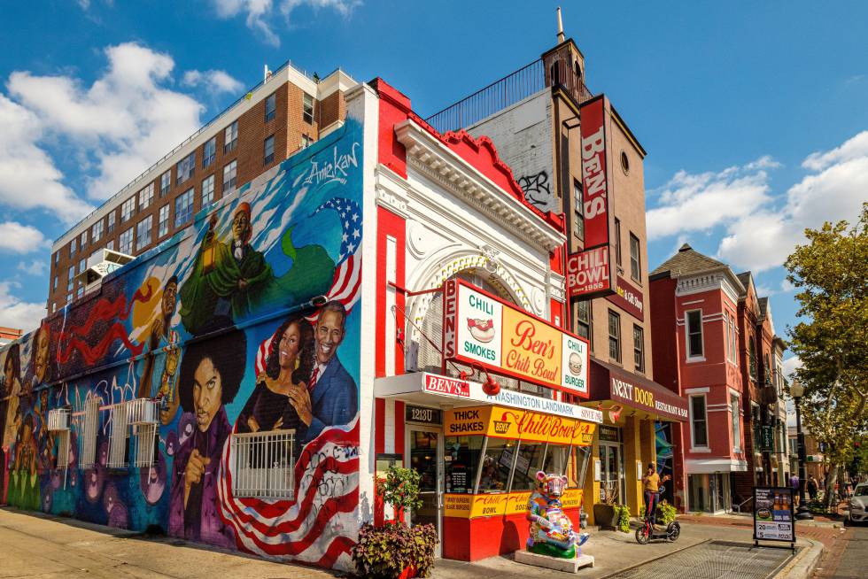 Murales del restaurante Bens Chili Bowl, en el número 1213 de U Street NW.